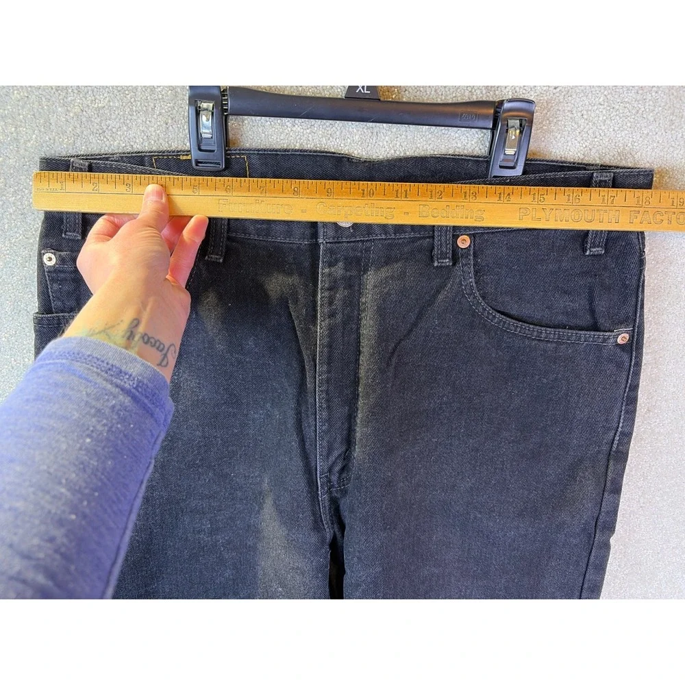 Vintage Levi's 505 Regular Fit Straight Leg Jeans Mens 36x30 Black Denim Y2K '01